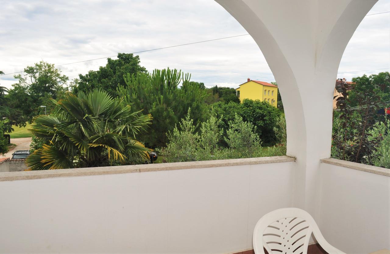 Tri Srca Apartments & Rooms Funtana Bagian luar foto