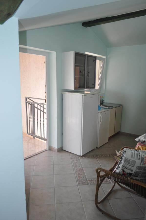 Tri Srca Apartments & Rooms Funtana Bagian luar foto