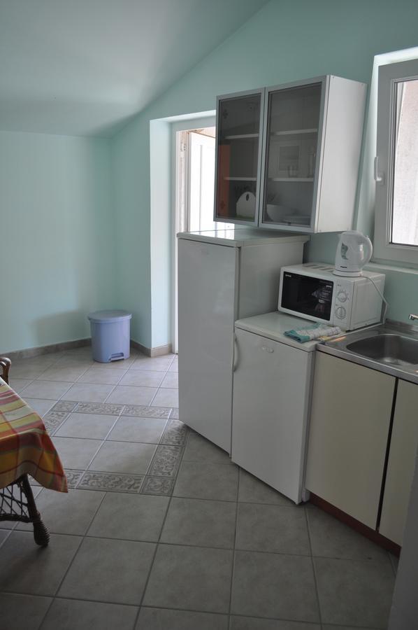 Tri Srca Apartments & Rooms Funtana Bagian luar foto