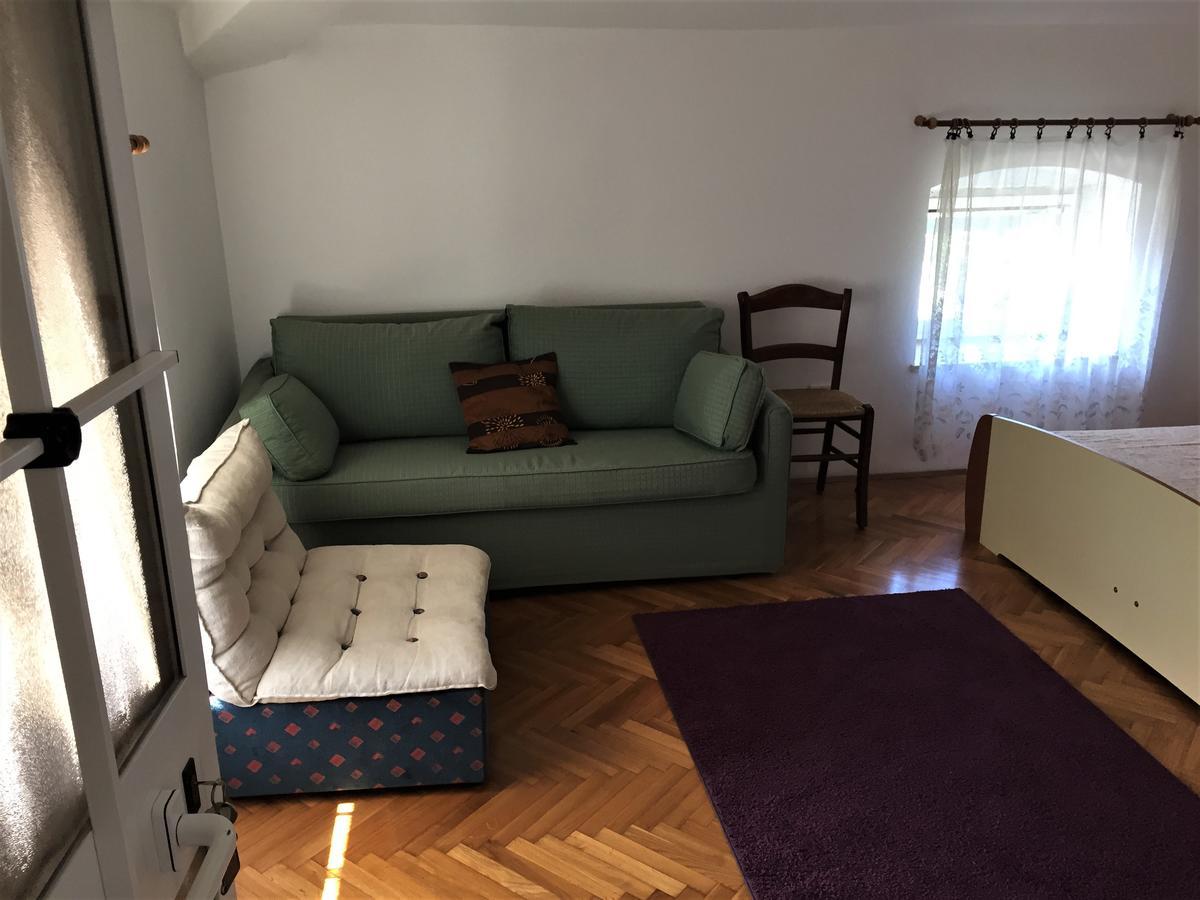Tri Srca Apartments & Rooms Funtana Bagian luar foto