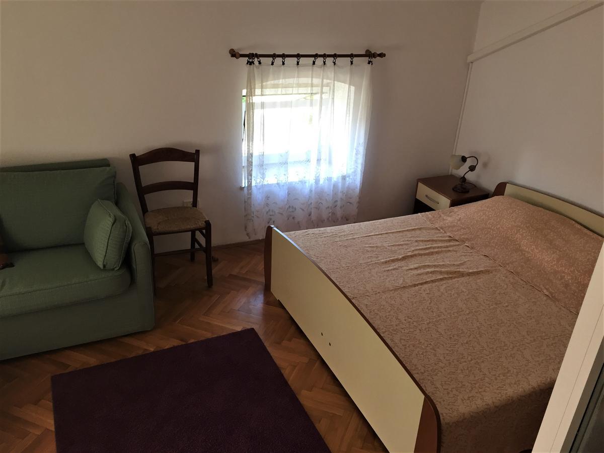 Tri Srca Apartments & Rooms Funtana Bagian luar foto