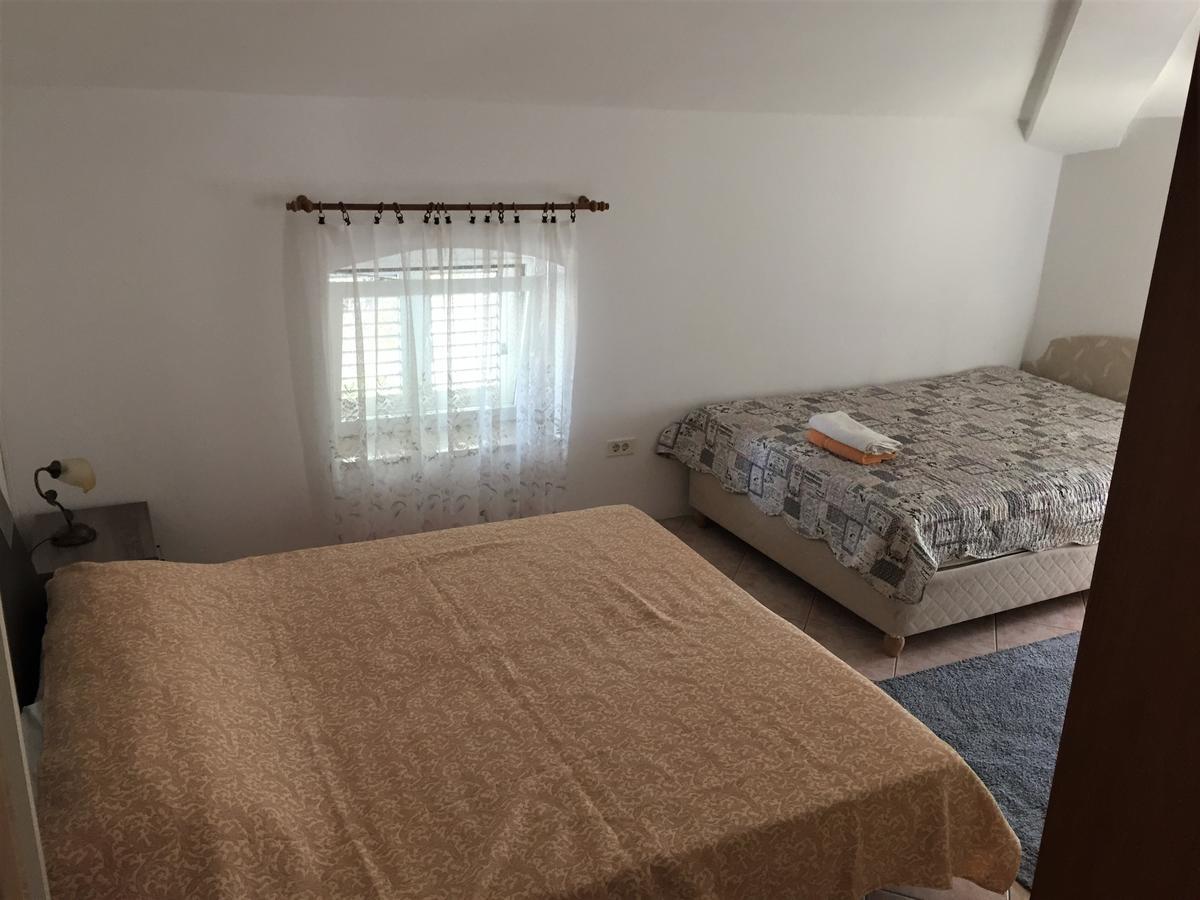 Tri Srca Apartments & Rooms Funtana Bagian luar foto