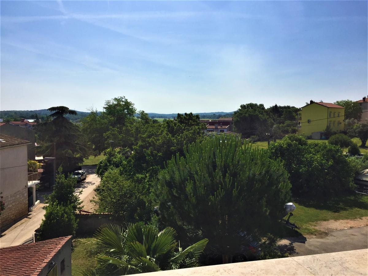 Tri Srca Apartments & Rooms Funtana Bagian luar foto